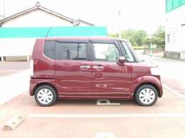 お支払いは現金をはじめ最長120回まで（中古車は96回まで）のオートローン、自由設計型の残価据置きローン、法人様だけでなく個人様も契約可能なオートリース（満了後は買い上げ可能）もご提案。