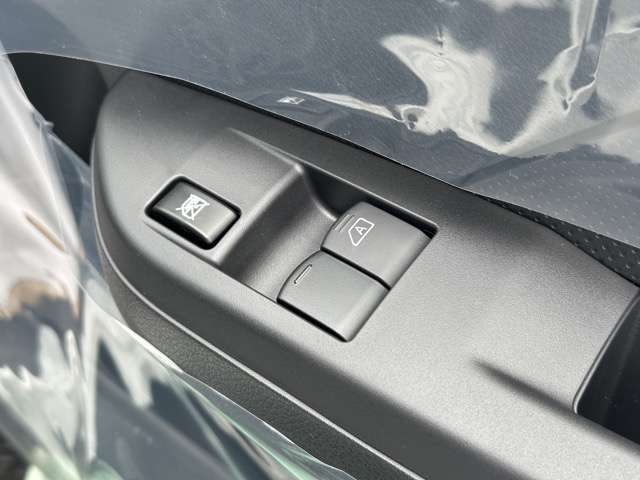 ★納車前に、専属のクリーニングスタッフが、ピッカピカにクリーニングして納車いたします！もちろん、ピッカピカの状態でお渡しするクリーニング費用も支払総額に含まれています！