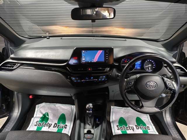 毎回座るフロントシート。運転席は必ず使用する部分ですので、座り心地が重要です！