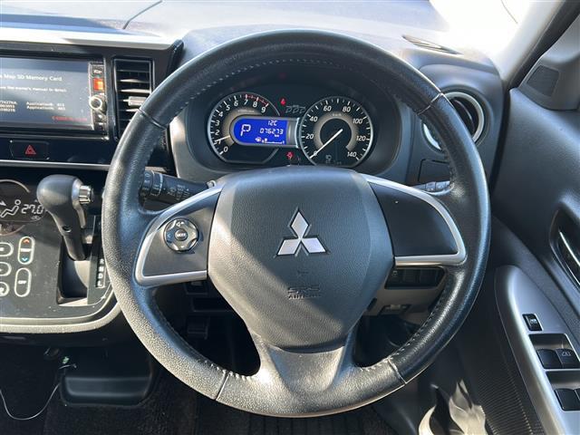 ナビ(型式)CD/DVD/USB/BT/フルセグTVがお楽しみいただけます！