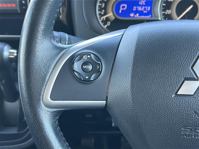 【マルチファンクションディスプレイ】ヘッドランプや先進安全技術の作動状況、各種の燃費情報など、車両の様々な情報を大型ディスプレイに表示。運転中でも視認しやすく、情報を直感的に把握できます。