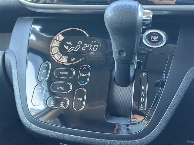 1列目、2列目ともに、シート、フロアマットはキレイな状態です！☆後席も充分なスペースが確保できます。お尻や背中のホールド感が高く疲れにくくなっております♪快適性も充分です☆