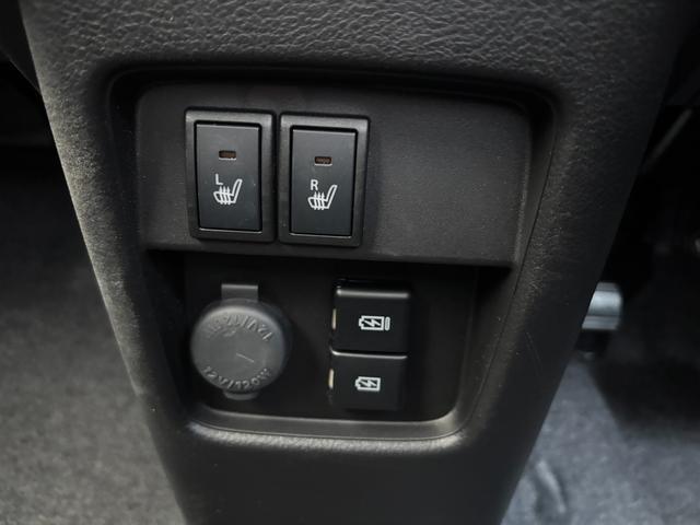 スズキ1級査定士が細かく車両をチェックして、傷や修復歴を確認しております。ご不明な点はお気軽にお問合せ下さい