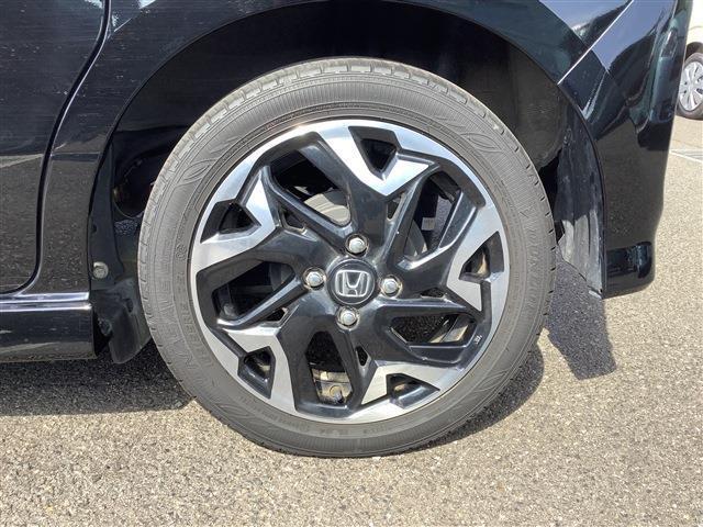 ご納車前には、お車の整備を実施し、ご納車させて頂いております。整備内容は、車両によって異なりますので、お気軽にお尋ねください。