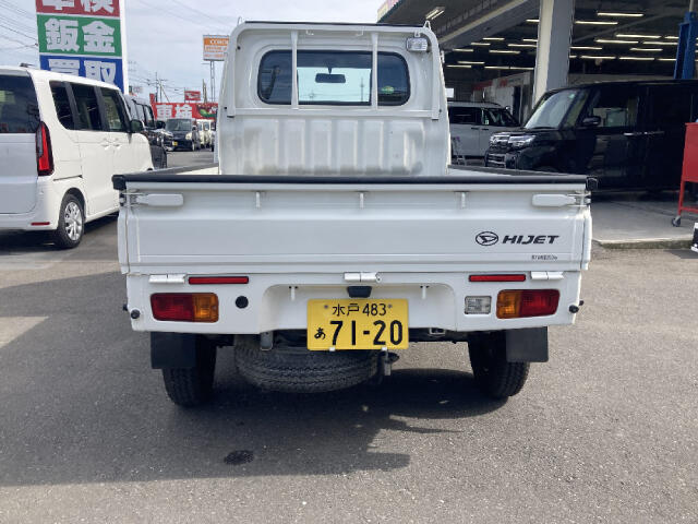 「当社のこだわり」　　冠水車　雹害車などの安い車両を修理して販売しておりません。ご安心下さい！