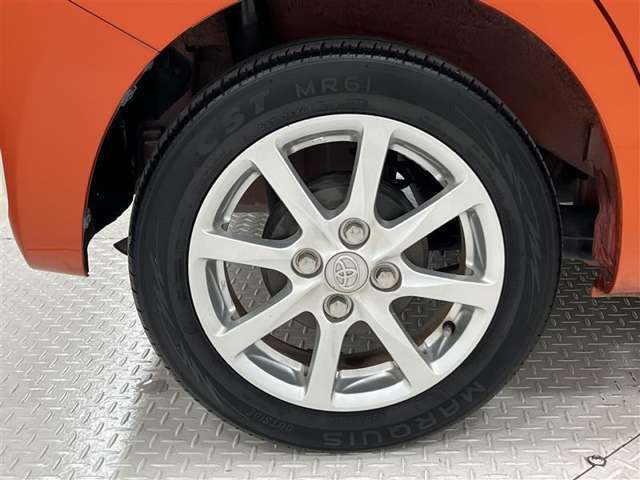 タイヤサイズは155/65R15！純正アルミホイール！納車前の点検時にタイヤ交換させていただきます！