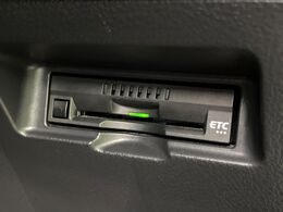 【ETC】高速道路の料金所をストレスなく通過！話題のスポットやサービスエリアに多い「スマートIC」利用時は必須のアイテムです。当店でセットアップを実施、ご納車当日からすぐにご利用いただけます！