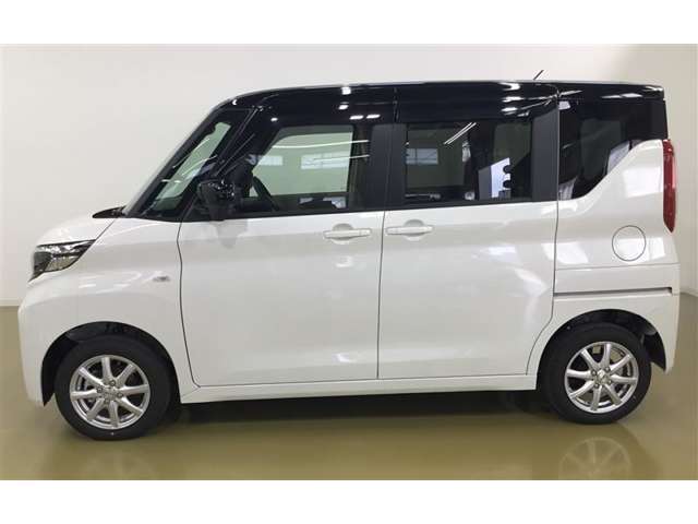 リヤのガラスはプライバシーガラスになっており、スタイルと快適性を兼ね備えた一台です！