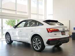 グレイシアホワイトメタリック