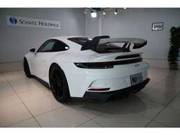 インテリアPKGマットカーボン、20/21インチ鍛造アルミニウム製軽量ホイール（サテンブラック塗装）、LED ヘッドライト。