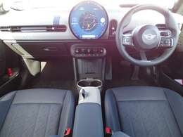 ★全国の正規ディーラーにて、対応可能な認定中古車保証付となります。アフターメンテナンスもお近くの正規ディーラーで可能でございます。遠方の方もご安心してお選びいただけます。