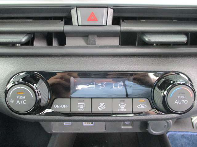 ★オートエアコン★温度設定だけで車がいつも快適に自動調整します♪風量や吹き出し口も自動で行われます。もちろんお好みの設定にも調整可能です♪