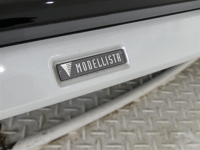 MODELLISTAのフロントスポイラーが装備されてます。