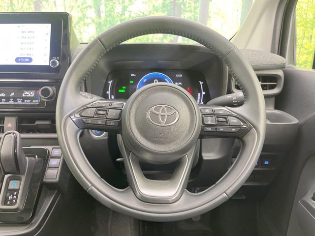 【ステアリングスイッチ】運転中、前方から目線をそらすことなく、オーディオ等の操作が可能な便利機能！安心＆快適なドライブを演出してくれます♪