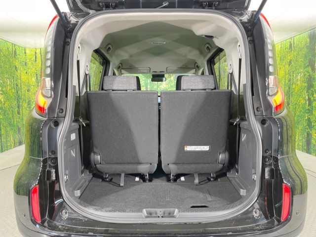 普段のお買い物や通勤、送迎等に十分な荷室スペースを確保しております。セカンドシートを倒すと、大きな荷物の積載も可能です♪