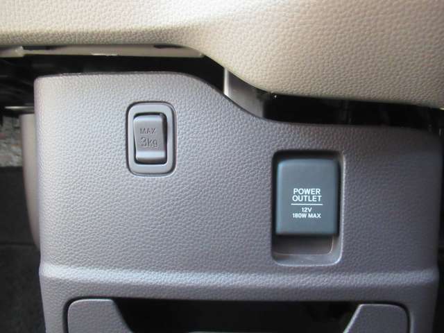 車両についてやその他についてのご質問や、ご希望等がございましたら、カーセンサー担当者までお気軽に何なりとお申し付け下さい。お問合せはフリーダイアル0066-9711-893907まで！