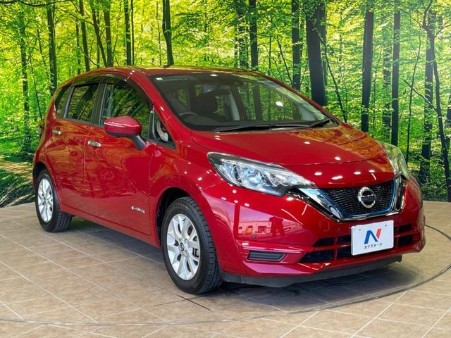 大好評のボディコーティング「弾スプラッシュコート」もご納車までに施工可能。通常のガラスコートと異なる、耐久年数6年の無機質ガラスコーティングが、ボディをキレイな状態に保ってくれます。