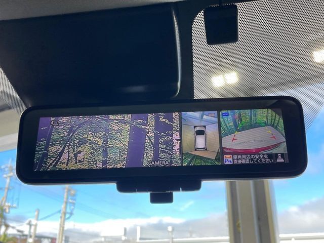【アラウンドビューモニター】専用のカメラにより、上から見下ろしたような視点で360度クルマの周囲を確認することができます☆死角部分も確認しやすく、狭い場所での切り返しや駐車もスムーズに行えます。