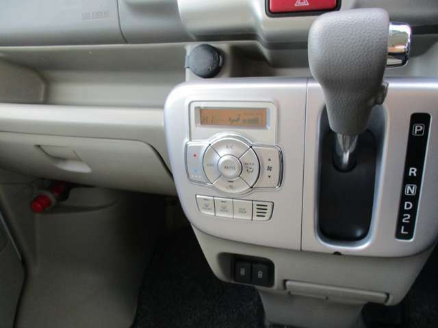オートエアコンは、温度を設定するだけで、車内をいつも快適にしてくれます！