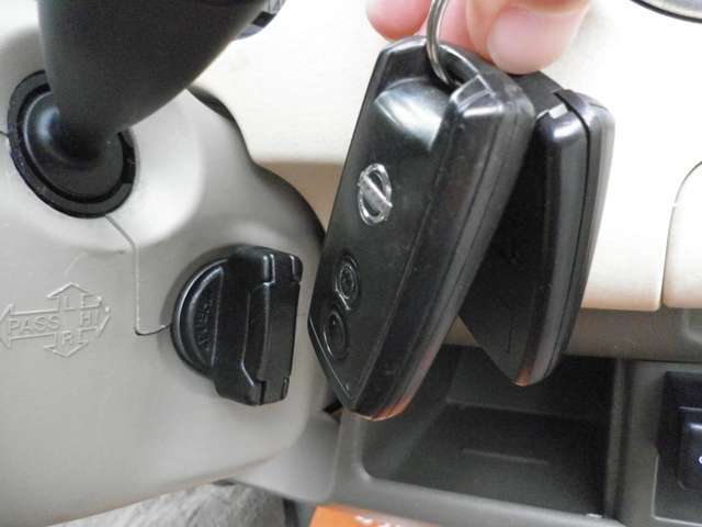車検整備2年付き！支払総額25万円！ナビフルセグBluetoothオーディオ　ETC　スマートキー　禁煙車　LEDヘッドライト