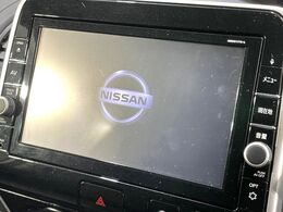 【メーカー純正9型ナビ】インテリアに溶け込むスタイリッシュな「専用設計」メーカーナビを装備♪視認性や操作性など基本性能にも優れ、より上質なカーライフをお楽しみいただけます。