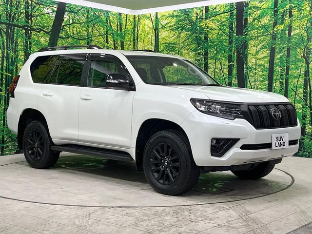 大好評のボディコーティング「弾スプラッシュコート」もご納車までに施工可能。通常のガラスコートと異なる、耐久年数6年の無機質ガラスコーティングが、ボディをキレイな状態に保ってくれます。