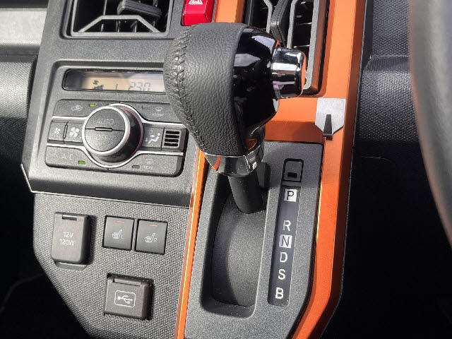 カーナビ・ドラレコなどの人気オプション品を毎週の市場調査から納得の価格でご提供可能です！価格に自信あり！！