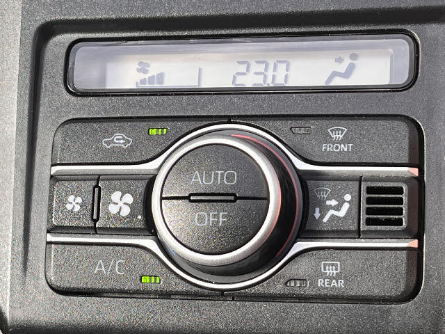 陸運局指定工場完備☆資格を持った優秀なメカニックがしっかり整備させて頂きます！車検・整備・板金等何でもご相談下さいませ♪