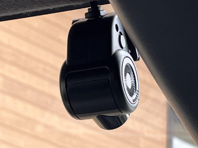 陸運局指定工場完備☆資格を持った優秀なメカニックがしっかり整備させて頂きます！車検・整備・板金等何でもご相談下さいませ♪