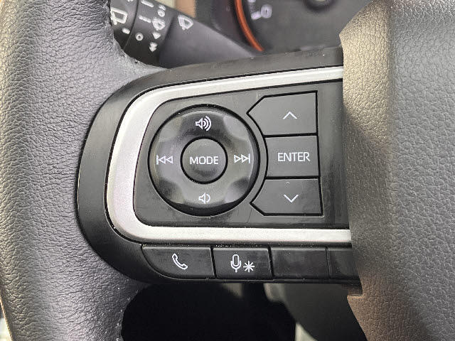 ご納車時には外装の特殊光沢磨き＆室内の除菌・抗菌・消臭の徹底クリーニングを専属スタッフが真心込めて行います！