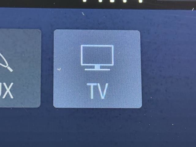 TVが見れるチューナーを装備しています。　新しい車でも付いていないことで、TVが見れない事も多々あるので要チェックです。
