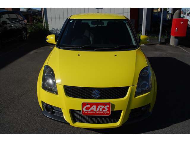 スチームがけでエンジンルームの汚れも綺麗にクリーニング！エンジンルームが綺麗ですと、不具合等の発見もし易く、コンディションのチェックや維持の面でとってもプラスです。ここで気になることは修理しております