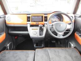 ご納車後も安心なプレミアム保証をご提案いたします。ナビや電装品、エアコンなども含めた600項目の充実した保証内容と安心のロードサービス付帯でサポートいたします。詳細はお尋ねください。