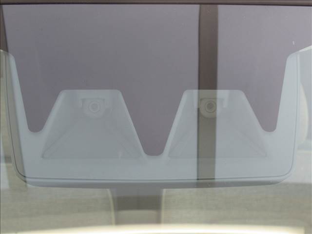 【スマートアシスト】ダイハツの安全装備の総称。車両に搭載した「ステレオカメラ」が周囲の状況を把握し、ドライバーの運転をサポート。