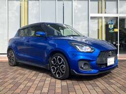 1年間、距離無制限の当社オリジナル保証もご用意しております。メーカー保証が残っている車輌に関しては、別途にてメーカー保証継承も手続きいたします。