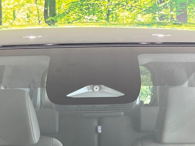 【トヨタセーフティセンス】走行中に前方の車両等を認識し、衝突しそうな時は警報とブレーキで衝突回避と被害軽減をアシスト。より安全にドライブをお楽しみいただけます。
