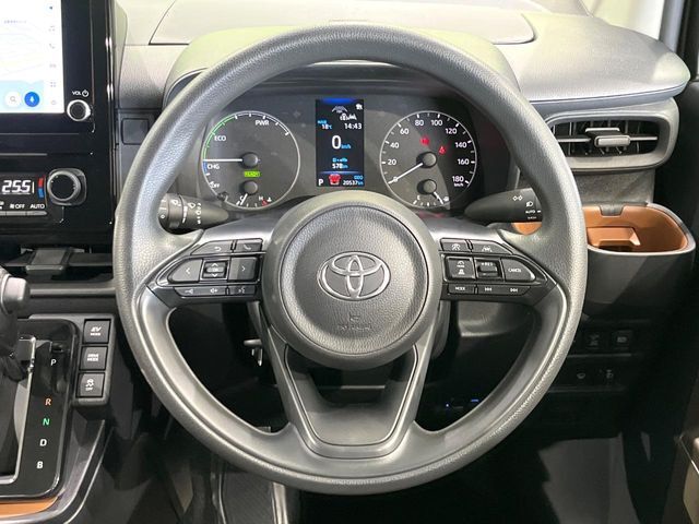 【ステアリングスイッチ】運転中、前方から目線をそらすことなく、オーディオ等の操作が可能な便利機能！安心＆快適なドライブを演出してくれます♪