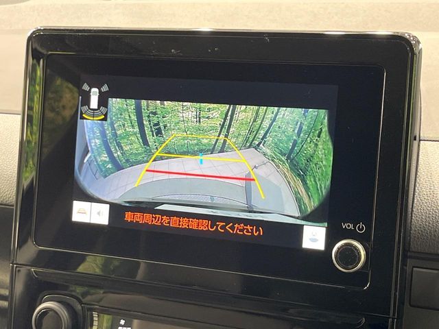 【バックカメラ】駐車時に後方がリアルタイム映像で確認できます。大型商業施設や立体駐車場での駐車時や、夜間のバック時に大活躍！運転スキルに関わらず、今や必須となった装備のひとつです！
