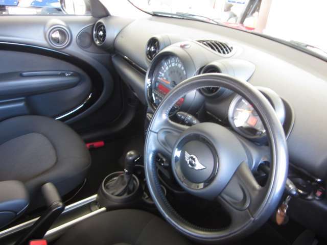 スッキリした綺麗な状態で、禁煙車