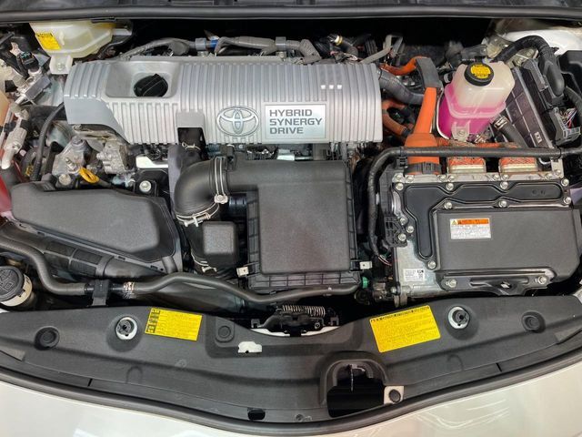 親切・丁寧な専門メカニックスタッフが応対！・車検・点検整備・事故等の修理などアフターサービスも安心。お車のカスタマイズもネクステージのサービススタッフまでご相談ください！