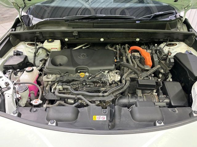 安心の最長10年・走行無制限保証（有償）をご用意。保証内容も充実はもちろん、無料点検＆オイル交換や、年中無休の全国・24時間ロードサービスも付帯されておりますのでご安心下さい。