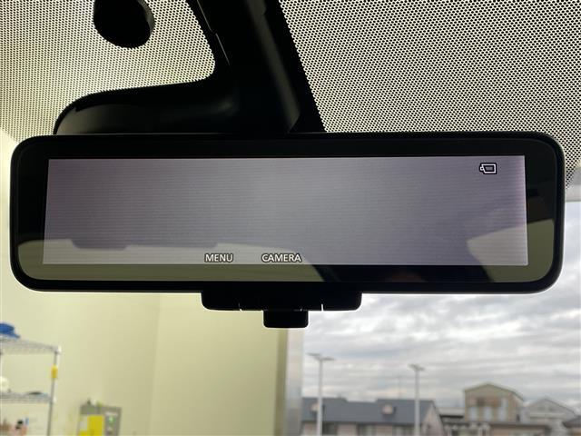 【バックミラー】大きくて見やすいので、後方を見るときも安心です！
