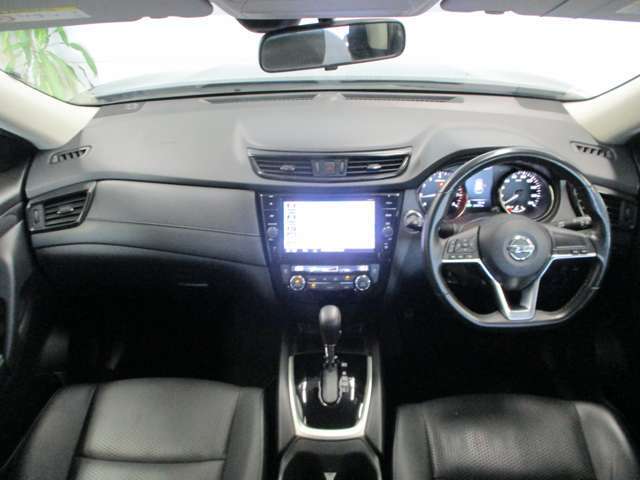 黒を基調とした車内空間。おちついた雰囲気です。