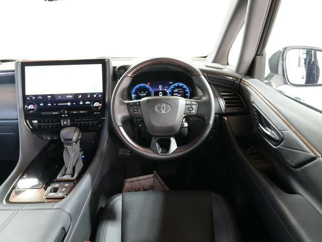 車検、板金なども、安価で安心、早いを常に目指しております。タイヤ・ナビなどのカー用品・マフラーなやローダウンサスペンションなどのカスタムパーツ・任意保険までトータルで安心のカーライフをお約束します。