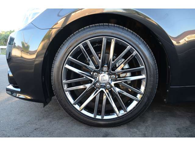 タイヤサイズ：225/45R18