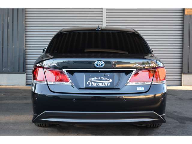 当店は茨城県守谷市にある中古車販売店【株式会社プレイマンズ・コーポレーション】です。駐車スペースもご用意しております。お気軽にご来店下さいませ。