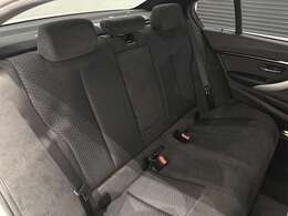 ナンバー付きの車両は公道試乗可能です（登録済未使用車など一部除く）。また、取り回しの確認など、広い場内でご試乗も可能です。お気軽に申し付けください。