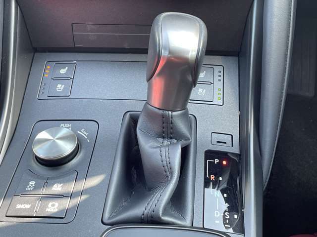 シフトも操作しやすく快適なドライブを楽しんでいただけます♪