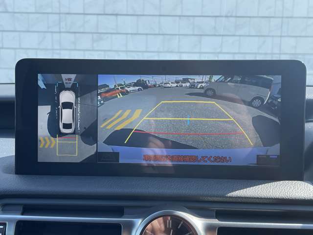 便利なバックモニターで安全確認もできます。駐車が苦手な方にもオススメな便利機能です。