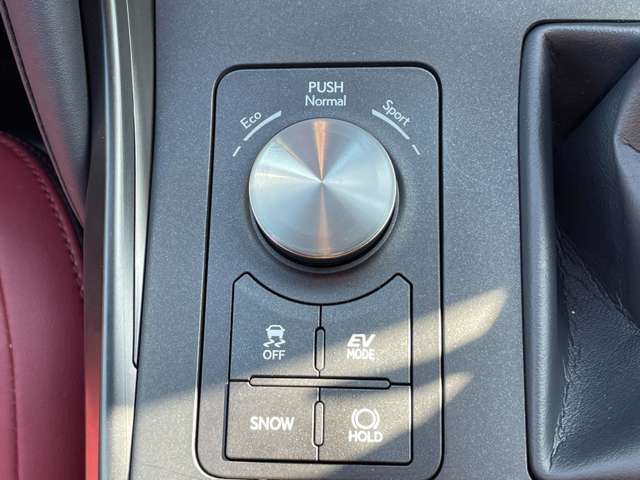 店舗にて現車の確認もいただけますので、お電話で在庫のご確認の上是非ご来店くださいませ！！店舗直通電話 0532-69-5171